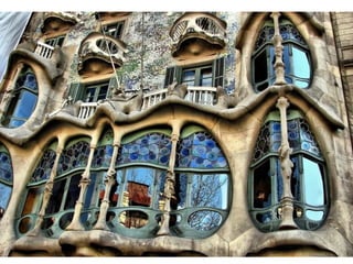 Wzniós te dwie kamieniceł ż
- Casa Batlló o falistych,
rozko ysanych fasadach,ł
pozbawionych niemal
zupe nie prostych linii i…ł
 