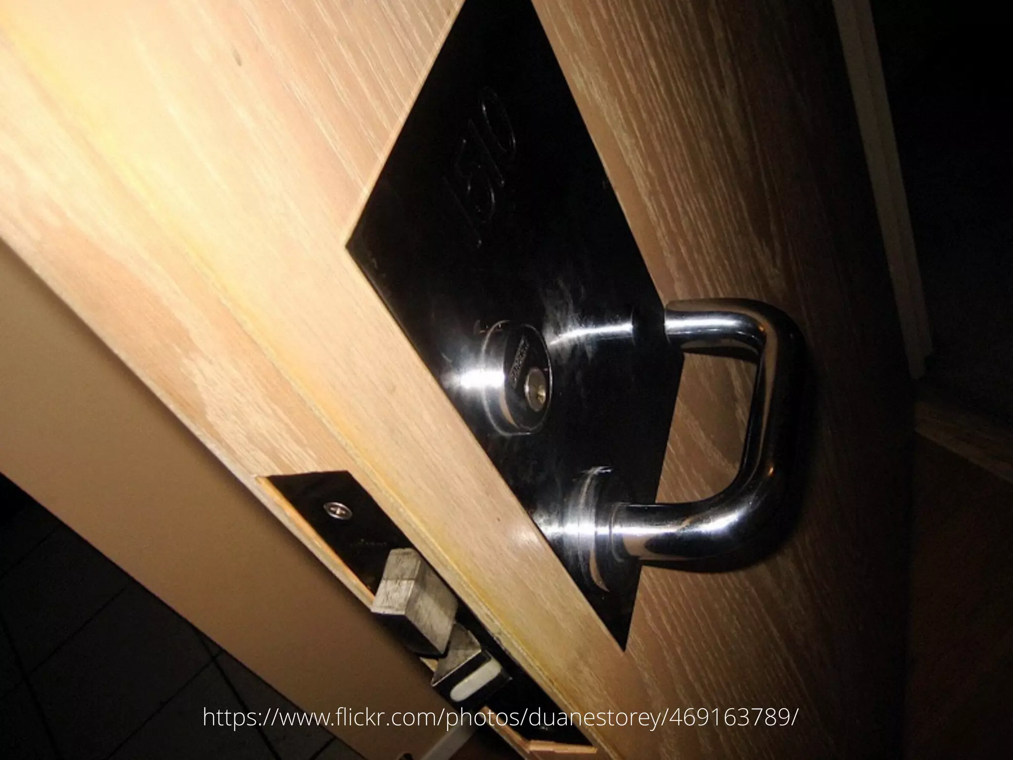 @samnewmanhttps://www.ﬂickr.com/photos/duanestorey/469163789/
 