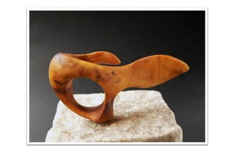 Poesia e sonho
Este trabalho nasceu do desejo culminante de realizar algo único, no sentido da autoria e da
expressividade individual. Mas
há sempre uma musa e um
professor.
A arte joalheria é para mim um
caminho na busca por
identidade e pela história a ser
contada, é um modo de agir no
mundo para a tomada de
consciência sobre ele e sobre si.
Na escultura em madeira e na
poesia encontrei minhas
matérias primas.

 