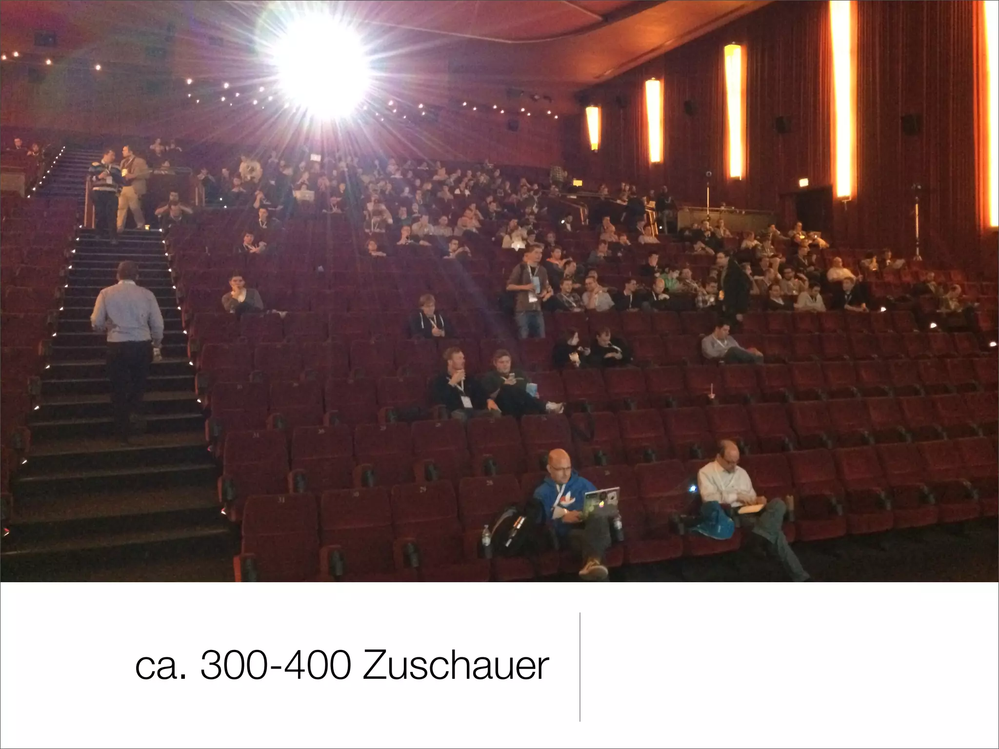 ca. 300-400 Zuschauer
 
