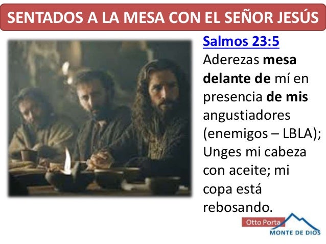 Sentados a la mesa con jesus