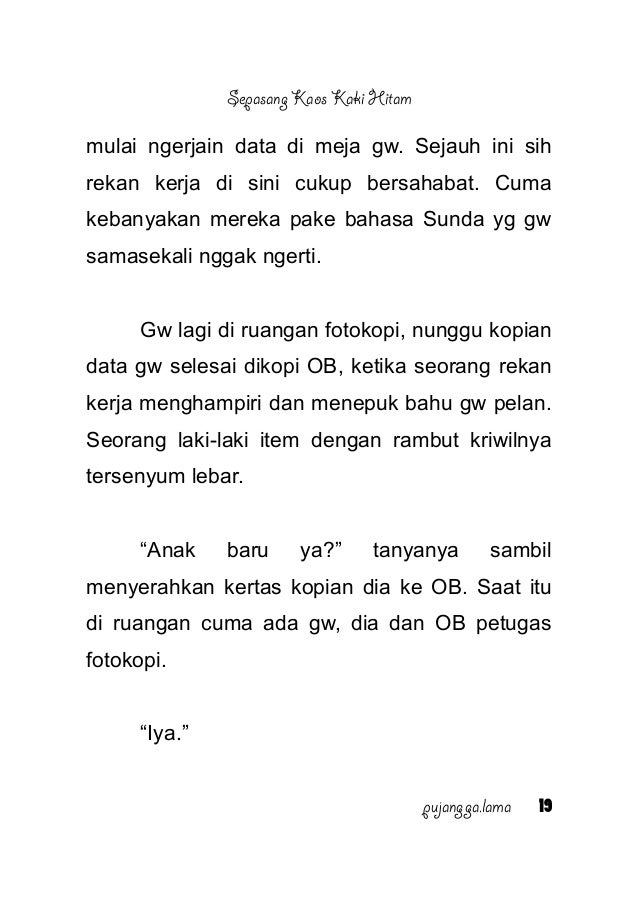 Sepasang Kaos Kaki Hitam