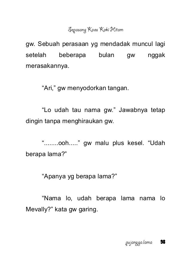 Sepasang kaos-kaki-hitam