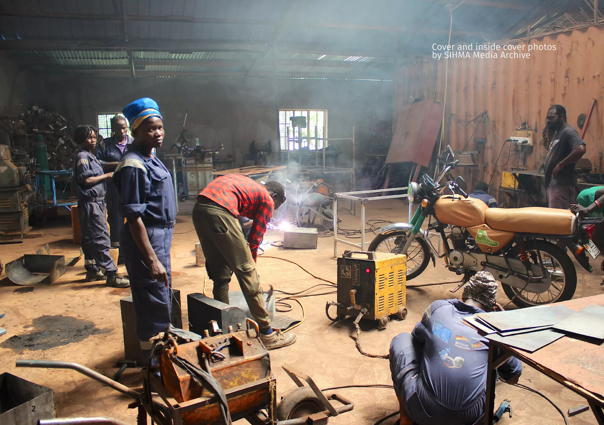 2
Cover and inside cover photos
by SIHMA Media Archive
 