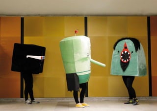 GLOBOLOGOS   GLOBOLOGOS
  - 32 -       - 33 -
 