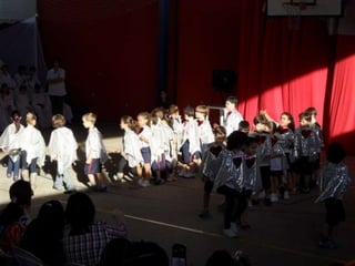 Feliz Dia Das Mães 2011 - Colégio Esquema Único