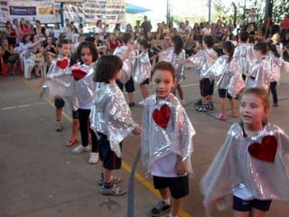 Feliz Dia Das Mães 2011 - Colégio Esquema Único