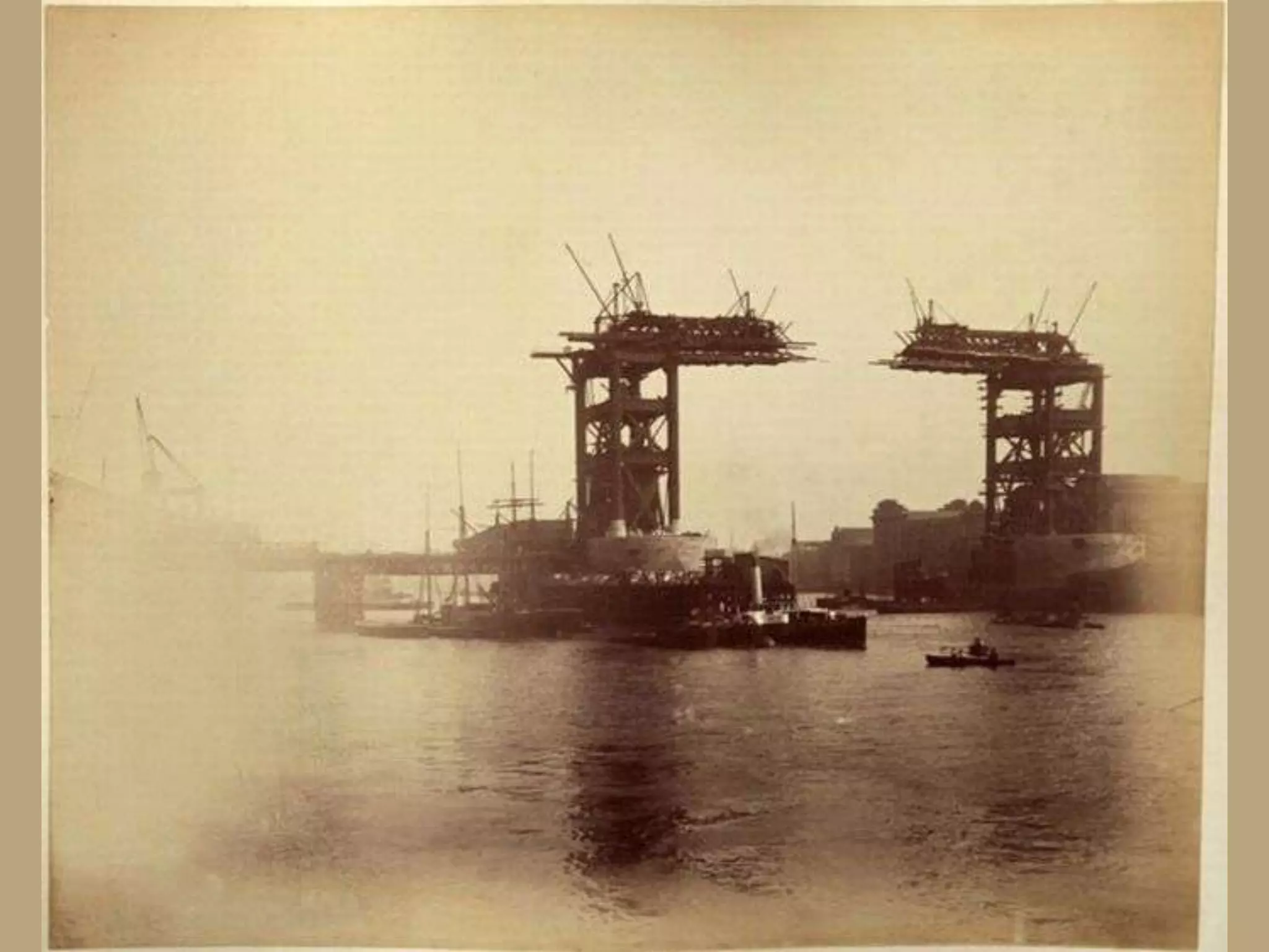 The building of London tower bridge