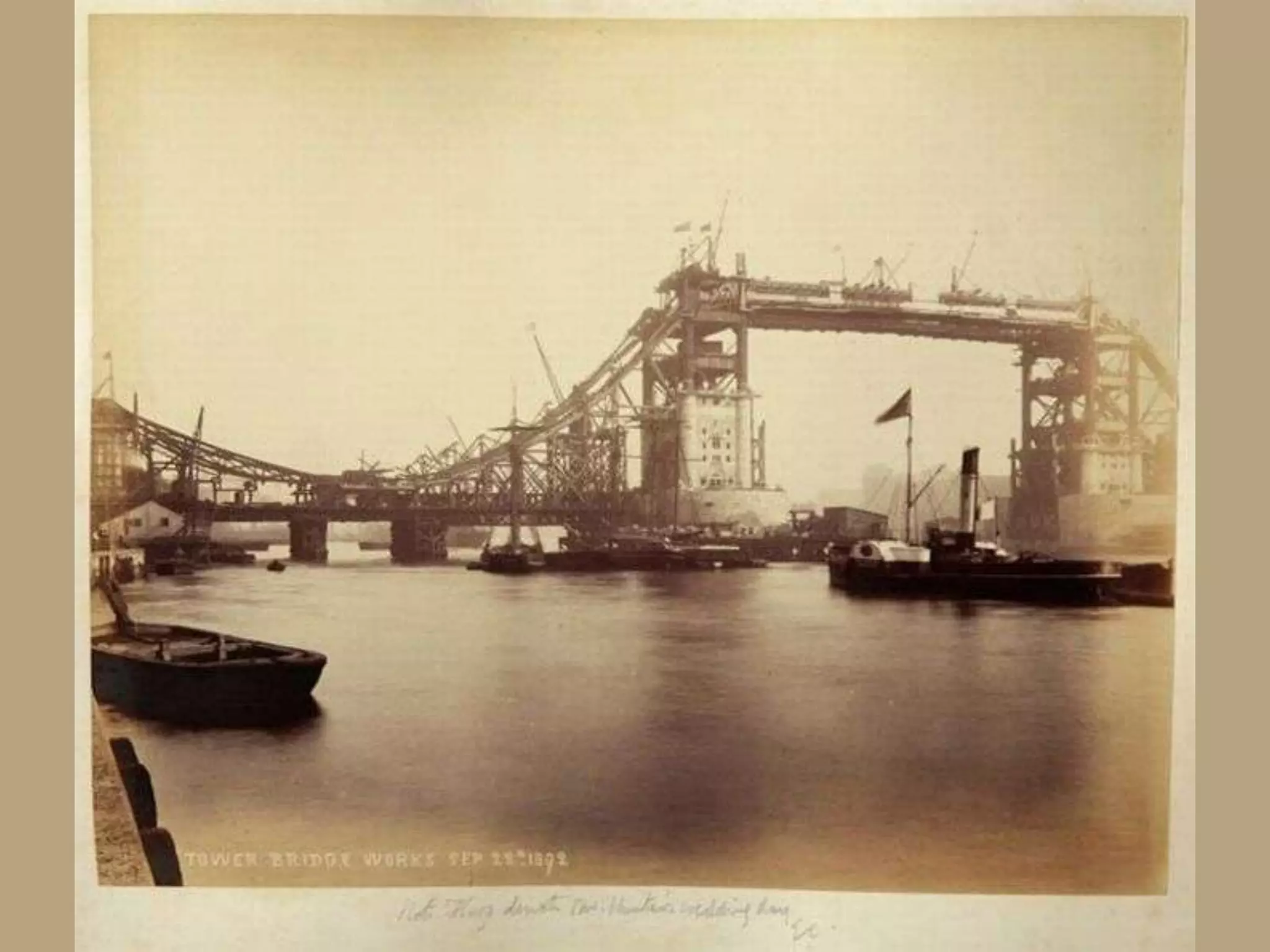 The building of London tower bridge
