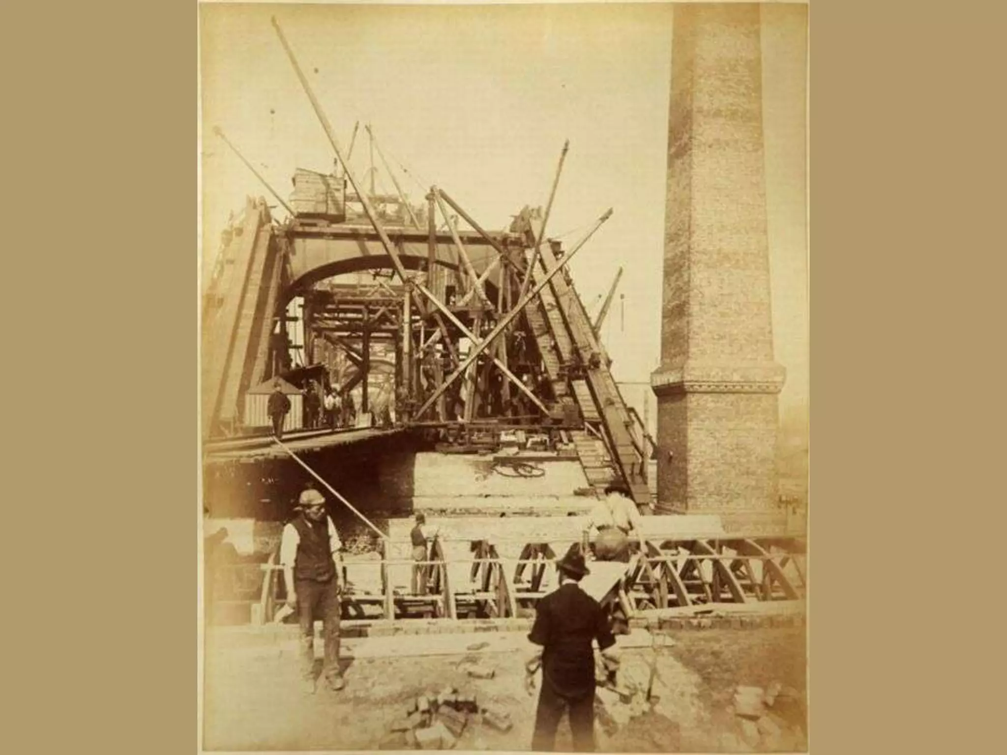 The building of London tower bridge