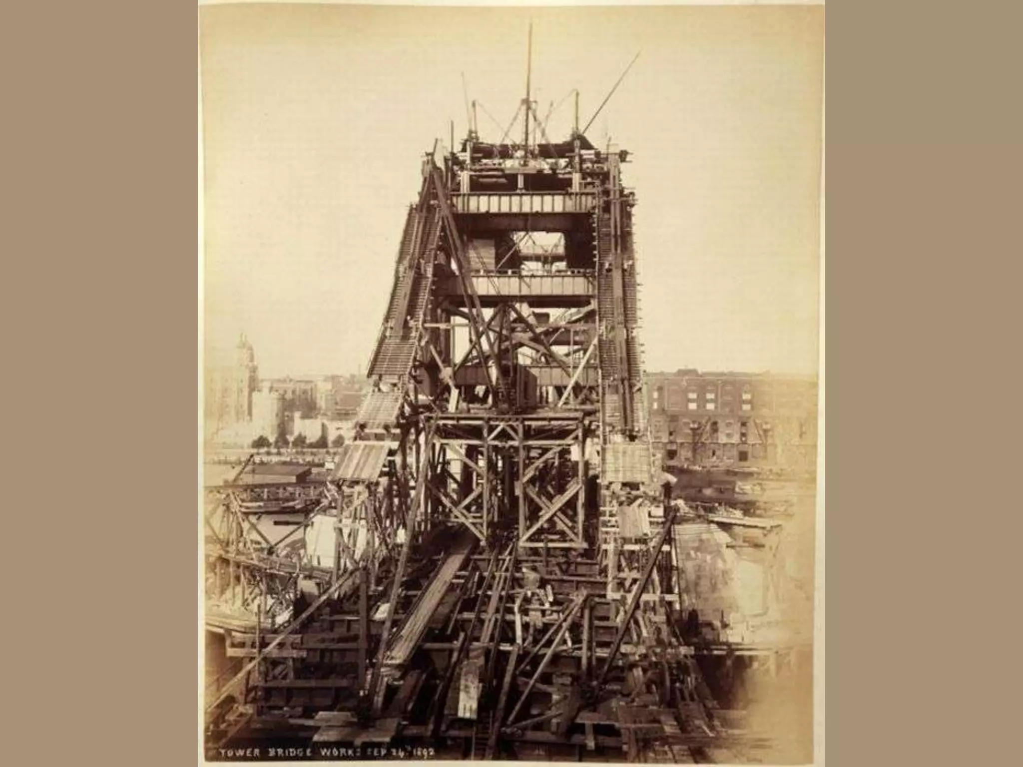 The building of London tower bridge