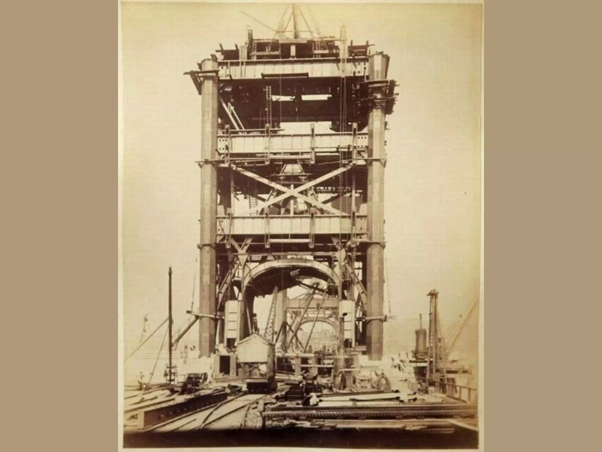 The building of London tower bridge
