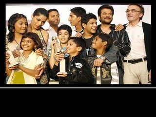 Cast and crew members of the film “Slumdog Millionaire”, pose after receiving their Best Movie award at the Indian Premier of the film in Mumbai January 22, 2009. 