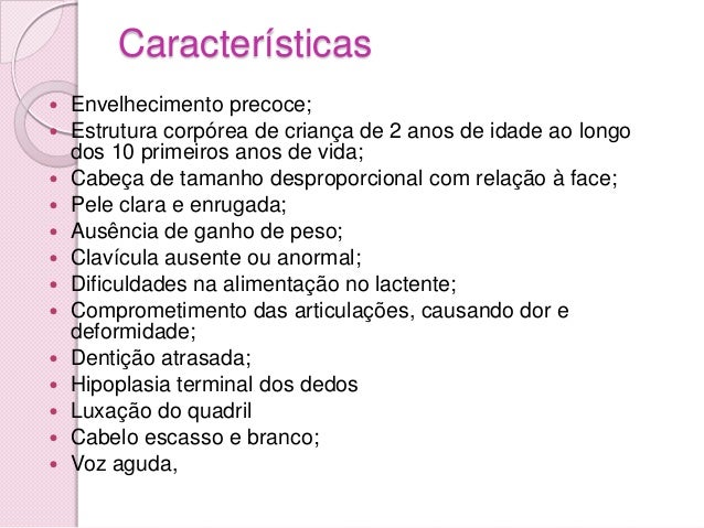 Há amigas a sua queimadura de sardas de olho