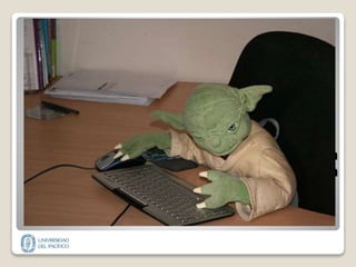 Community manager
 “… es quién se encarga de cuidar y
mantener la comunidad de fieles
seguidores que la marca o empresa
atraiga, y ser el nexo de unión entre
las necesidades de los mismos
y las posibilidades de la empresa. Para
ello debe ser un verdadero experto en
el uso de las herramientas de Social
Media” Asociación Española de Responsables de
Comunidades OnLine, AERCO
 