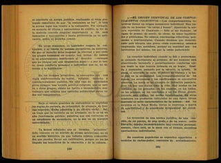 se convierte en norma jurídica, realizando el viejo pro-
loquio castellano de que "la costumbre es ley". O bien
la norma legal nos remite a la costumbre. Por ejemplo,
en materia dé títulos y operaciones de crédito, la ley de
la materia concede singular importancia a los usos
bancarios y mercantiles y hasta preferencia en su apli-
cación, sobre el derecho común.
En otras ocasiones, el legislador respeta la cos-
tumbre, y al través de normas permisivas, 4a autoriza.
Es que el derecho debe respetar la libertad y por ende
los afanes humanos, en cuanto son lícitos. • El hábito
le es generalmente indiferente al derecho —siempre
que no choque con una disposición legal— y por lo tan-
to, como conducta personal o individual que es, no in-
teresa a la legislación.
En los tiempos 'primitivos, la costumbre era una
regla indiferenciada de moral, religión, derecho y
convencionalismo sociales. En. este tipo de. sociedades
priva siempre una unidda político-religiosa, que se opo-
ñe a otros grupos; existe un fuerte e inconmovible sen-
timiento que origina una estrecha solidaridad entre to-
dos sus componentes.
Bajo el rótulo genérico de costumbres se engloban
las reglas de cortesía, de urbanidad, de etiqueta, de bue^
ñas maneras. Están adscritas a un círculo social. Así,
un traje que es correcto en un artesano, no lo es en un
alto funcionario público; palabras que son correctas en
un "estudiante de secundaria, no lo son en un maestro
universitario.
x
Ya hemos señalado, que el término "primitivo"
debe tomarse en un sentido de atraso intelectual, no en
un sentido histórico, ya que todavía existen comunida-
des que pueden llevar ese calificativo, porque no les ha
llegado los beneficios de la educación y de la cultura.
ORIGEN INDIVIDUAL DE LOS COMPOR-
TAMIENTOS COLECTIVOS.—Los comportamientos co-
lectivos tienen un origen netamente individual! Han na-
cido de un hombre "de carne y hueso", siguiendo la cer-
tera expresión de Unamuno.— Sólo el ser humano es
capaz de pensar, de sentir, de obrar, de tener inquietu-
des y problemas. No existen conciencias colectivas, pen-
santes o sentimentales. Cuando decimos que determi-
nado país afronta una grave crisis económica, estamos
empleando ui^a metáfora, porqué" en realidad son los
habitantes del mismo, los que la están padeciendo
La creación individual cuando es útil y provechosa,
se entiende fácilmente al^ prójimo. El ser humano está
absorbiendo incesante y perpetuamente conductas aje-
nas desde la más remota infancia en su hogar, fami-
lia y amistades, pasando por la escuela, la iglesia, la
plaza, el mercado, la calle, el centro de trabajo y lo ha-
ce aún en la ancianidad. Los comportamientos de los
demás, los retenemos y los confirmamos al ejecutarlos
nosotros. La moda es un ejemplo de imitación pasajera,
pero los hay que duran toda la vida. Hay modas en los
vestidos, en los peinados, en los zapatos, en los bailes,
en los poemas, en las canciones y en los libros, consti-
tuyendo esto último, las modas intelectuales. En otras
ocasiones los productos culturales de-una época llevan
marcado el sello característico de la misma: Así los
surgidos en la Edad Media llevan la imprenta o marca
de apacibilidad y de acendrada religiosidad de enton-
ces. f
La invención de una norma jurídica, de una can-
ción, de un poema, de una moda o de un nuevo estilo
literario, supone necesariamente una creación personal,
aunque, claro está, se le unen con el tiempo,' sucesivas
aportaciones individuales.
En nuestras papelerías se expenden esqueletos o
modelos de cartas-poder, contratos dé arrendamiento,
 