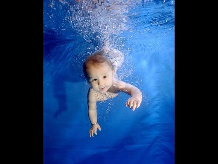 Bebe Sous L Eau