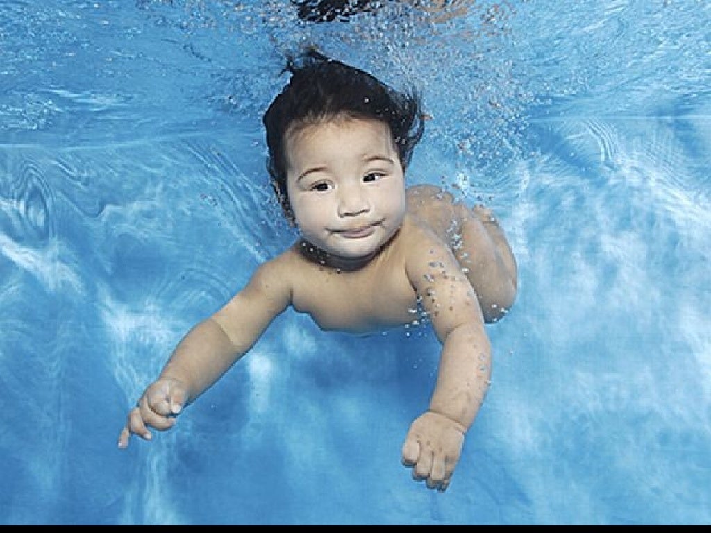 Bebe Sous L Eau