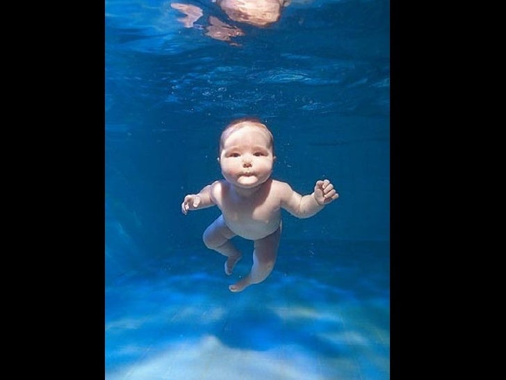 Bebe Sous L Eau