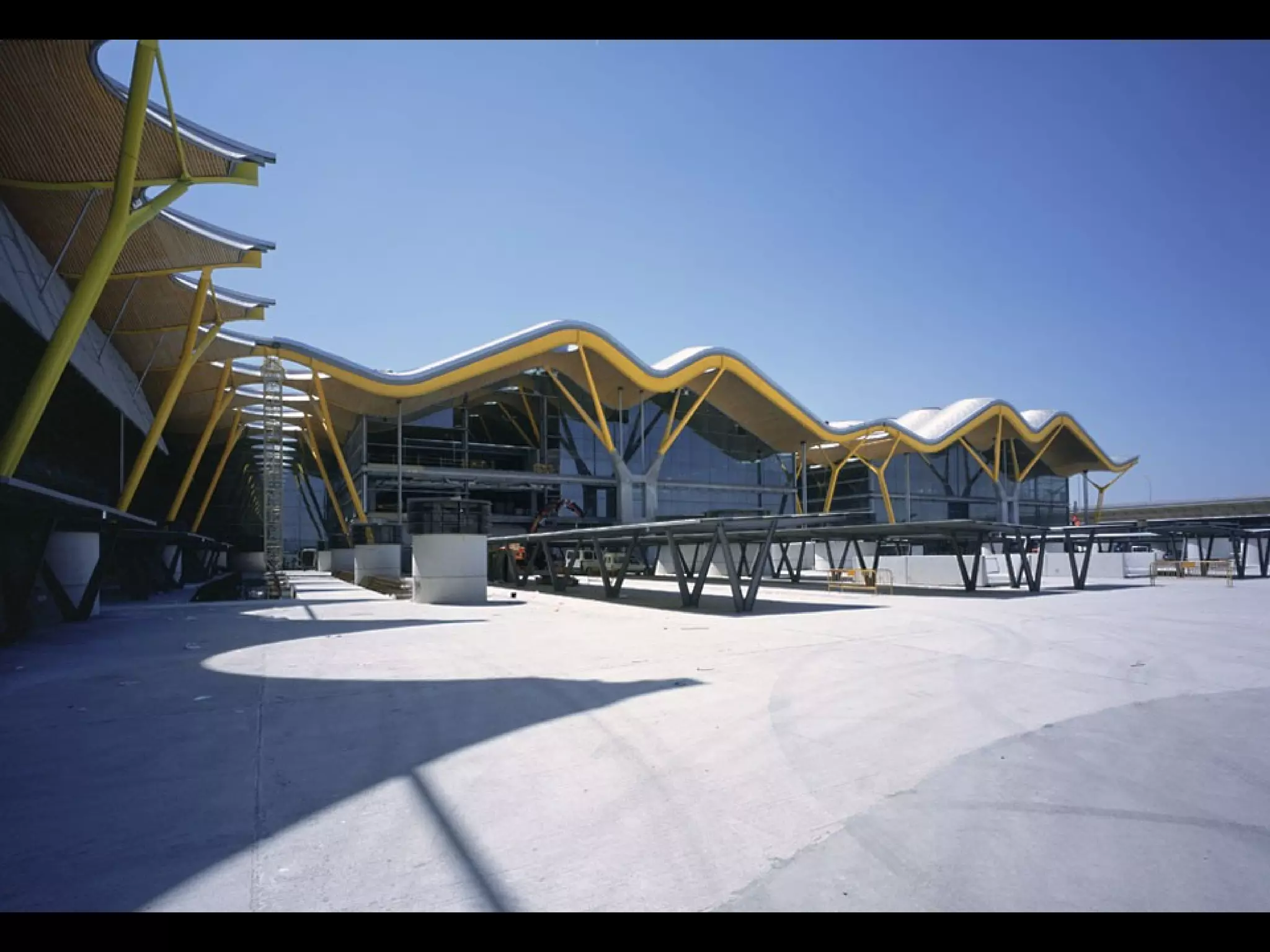 Erasmus Bridge, Rotterdam, 1996, architect Ben Van Berkel
 