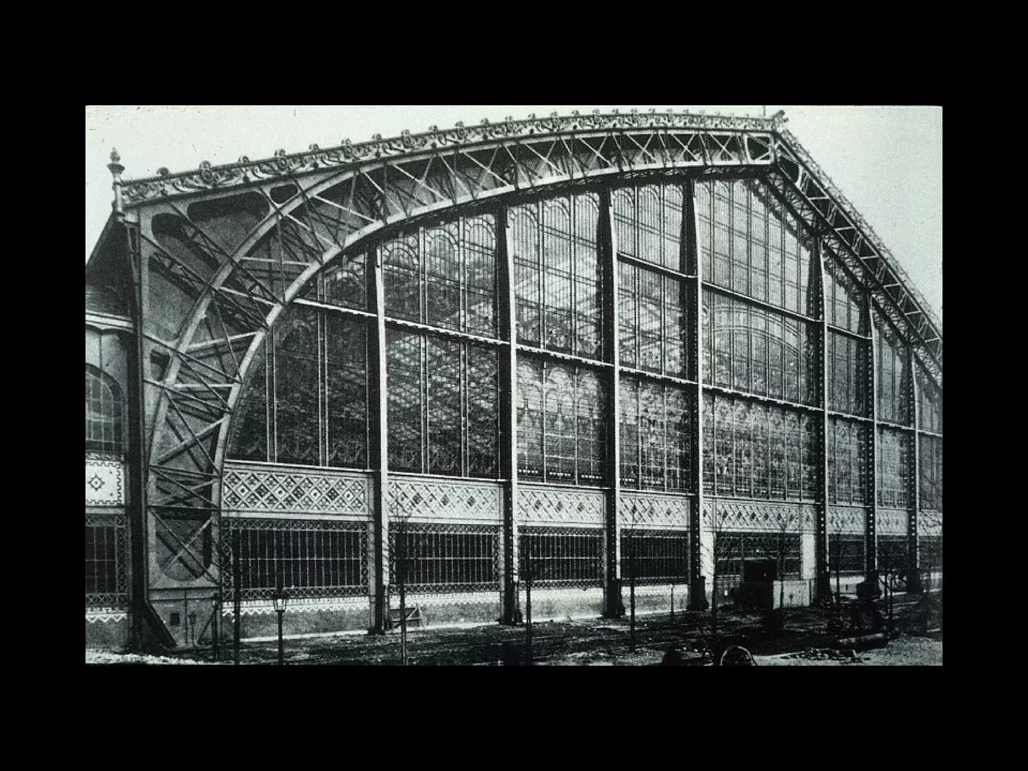 Frames: 375-ft (114 m) span steel arches for the Galerie des Machines (1889)
 