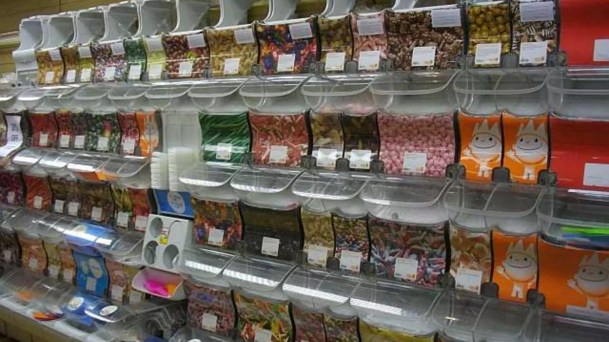 Data Structures
Fixed Array
0.0000
0.0020
0.0000
0.0018
0.1801
0.1110
0.0506
0.0587
0.0271
0.0425
0.0071
0.0181
0.0311
0.0460
0.0104
0.0237
0.0771
0.0755
0.0388
0.0496
0.1910
0.2167
0.0650
0.0898
141010.14
54692.95
32772.13
15628.48
0
20000
40000
60000
80000
100000
120000
140000
160000
0.0000
0.0500
0.1000
0.1500
0.2000
0.2500
Array
Implementation
SPLFixedArray Array
Implementation
SPLFixedArray
PHP 5.6 PHP 7.1
Fixed Array Performance
Time (s) Initialise Time (s) Set Time (s) Sequential Time (s) Sequential with Key
Time (s) Random Time (s) Pop Memory (kb)
 