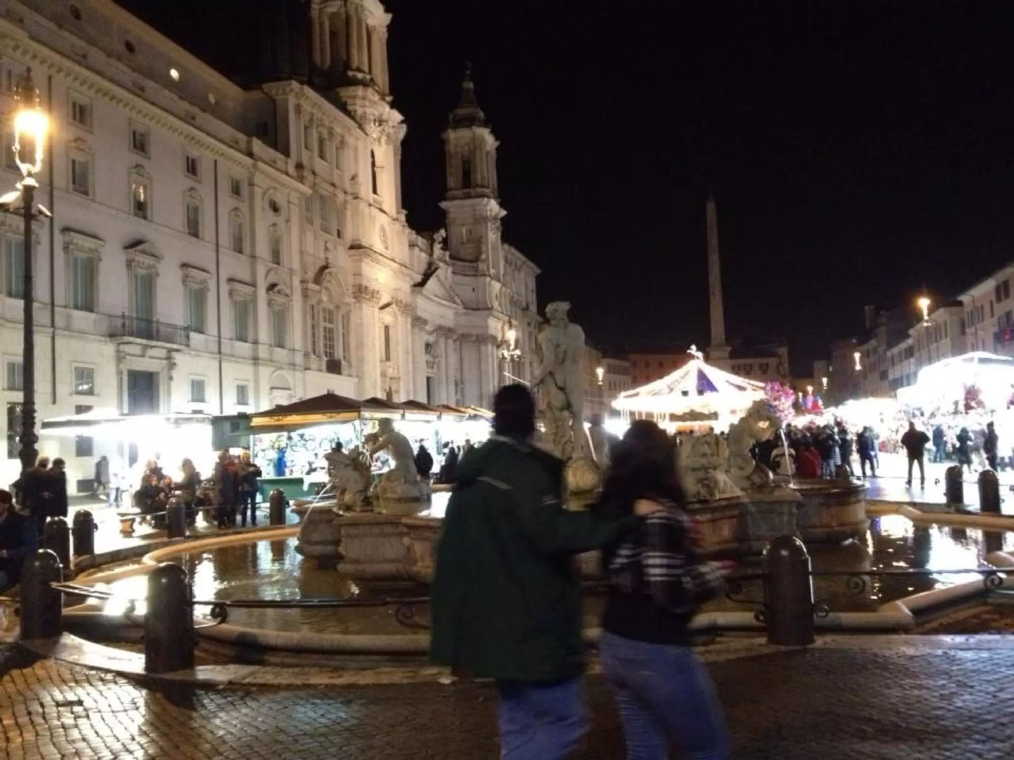 I would like
mineral water and
a sandwich. She
would like soup.
 