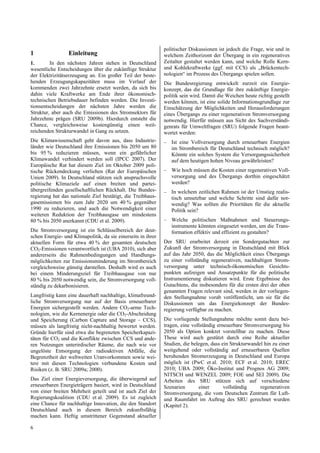 politischer Diskussionen ist jedoch die Frage, wie und in
1                Einleitung                                   welchem Zeithorizont der Übergang in ein regeneratives
1.       In den nächsten Jahren stehen in Deutschland         Zeitalter gestaltet werden kann, und welche Rolle Kern-
wesentliche Entscheidungen über die zukünftige Struktur       und Kohlekraftwerke (ggf. mit CCS) als „Brückentech-
der Elektrizitätserzeugung an. Ein großer Teil der beste-     nologien“ im Prozess des Übergangs spielen sollen.
henden Erzeugungskapazitäten muss im Verlauf der              Die Bundesregierung entwickelt zurzeit ein Energie-
kommenden zwei Jahrzehnte ersetzt werden, da sich bis         konzept, das die Grundlage für ihre zukünftige Energie-
dahin viele Kraftwerke am Ende ihrer ökonomisch-              politik sein wird. Damit die Weichen heute richtig gestellt
technischen Betriebsdauer befinden werden. Die Investi-       werden können, ist eine solide Informationsgrundlage zur
tionsentscheidungen der nächsten Jahre werden die             Einschätzung der Möglichkeiten und Herausforderungen
Struktur, aber auch die Emissionen des Stromsektors für       eines Übergangs zu einer regenerativen Stromversorgung
Jahrzehnte prägen (SRU 2009b). Hierdurch entsteht die         notwendig. Hierfür müssen aus Sicht des Sachverständi-
Chance, vergleichsweise kostengünstig einen weit-             genrats für Umweltfragen (SRU) folgende Fragen beant-
reichenden Strukturwandel in Gang zu setzen.                  wortet werden:
Die Klimawissenschaft geht davon aus, dass Industrie-         – Ist eine Vollversorgung durch erneuerbare Energien
länder wie Deutschland ihre Emissionen bis 2050 um 80           im Strombereich für Deutschland technisch möglich?
bis 95 % reduzieren müssen, wenn ein gefährlicher               Könnte ein solches System die Versorgungssicherheit
Klimawandel verhindert werden soll (IPCC 2007). Der             auf dem heutigen hohen Niveau gewährleisten?
Europäische Rat hat diesem Ziel im Oktober 2009 poli-
tische Rückendeckung verliehen (Rat der Europäischen          – Wie hoch müssen die Kosten einer regenerativen Voll-
Union 2009). In Deutschland stützen sich anspruchsvolle         versorgung und des Übergangs dorthin eingeschätzt
politische Klimaziele auf einen breiten und partei-             werden?
übergreifenden gesellschaftlichen Rückhalt. Die Bundes-       – In welchem zeitlichen Rahmen ist der Umstieg realis-
regierung hat das nationale Ziel bestätigt, die Treibhaus-      tisch umsetzbar und welche Schritte sind dafür not-
gasemissionen bis zum Jahr 2020 um 40 % gegenüber               wendig? Was sollten die Prioritäten für die aktuelle
1990 zu reduzieren, und auch die Notwendigkeit einer            Politik sein?
weiteren Reduktion der Treibhausgase um mindestens
80 % bis 2050 anerkannt (CDU et al. 2009).                    – Welche politischen Maßnahmen und Steuerungs-
                                                                instrumente könnten eingesetzt werden, um die Trans-
Die Stromversorgung ist ein Schlüsselbereich der deut-          formation effektiv und effizient zu gestalten?
schen Energie- und Klimapolitik, da sie einerseits in ihrer
aktuellen Form für etwa 40 % der gesamten deutschen           Der SRU erarbeitet derzeit ein Sondergutachten zur
CO2-Emissionen verantwortlich ist (UBA 2010), sich aber       Zukunft der Stromversorgung in Deutschland mit Blick
andererseits die Rahmenbedingungen und Handlungs-             auf das Jahr 2050, das die Möglichkeit eines Übergangs
möglichkeiten zur Emissionsminderung im Strombereich          zu einer vollständig regenerativen, nachhaltigen Strom-
vergleichsweise günstig darstellen. Deshalb wird es auch      versorgung unter technisch-ökonomischen Gesichts-
bei einem Minderungsziel für Treibhausgase von nur            punkten aufzeigen und Ansatzpunkte für die politische
80 % bis 2050 notwendig sein, die Stromversorgung voll-       Instrumentierung diskutieren wird. Erste Ergebnisse des
ständig zu dekarbonisieren.                                   Gutachtens, die insbesondere für die ersten drei der oben
                                                              genannten Fragen relevant sind, werden in der vorliegen-
Langfristig kann eine dauerhaft nachhaltige, klimafreund-     den Stellungnahme vorab veröffentlicht, um sie für die
liche Stromversorgung nur auf der Basis erneuerbarer          Diskussionen um das Energiekonzept der Bundes-
Energien sichergestellt werden. Andere CO2-arme Tech-         regierung verfügbar zu machen.
nologien, wie die Kernenergie oder die CO2-Abscheidung
und Speicherung (Carbon Capture and Storage – CCS),           Die vorliegende Stellungnahme möchte somit dazu bei-
müssen als langfristig nicht-nachhaltig bewertet werden.      tragen, eine vollständig erneuerbare Stromversorgung bis
Gründe hierfür sind etwa die begrenzten Speicherkapazi-       2050 als Option konkret vorstellbar zu machen. Diese
täten für CO2 und die Konflikte zwischen CCS und ande-        These wird auch gestützt durch eine Reihe aktueller
ren Nutzungen unterirdischer Räume, die nach wie vor          Studien, die belegen, dass ein Strukturwandel hin zu einer
ungelöste Entsorgung der radioaktiven Abfälle, die            weitgehend oder vollständig auf erneuerbaren Quellen
Begrenztheit der weltweiten Uranvorkommen sowie wei-          beruhenden Stromerzeugung in Deutschland und Europa
tere mit diesen Technologien verbundene Kosten und            möglich ist (PwC et al. 2010; ECF et al. 2010; EREC
Risiken (z. B. SRU 2009a; 2000).                              2010; UBA 2009; Öko-Institut und Prognos AG 2009;
                                                              NITSCH und WENZEL 2009; FOE und SEI 2009). Die
Das Ziel einer Energieversorgung, die überwiegend auf         Arbeiten des SRU stützen sich auf verschiedene
erneuerbaren Energieträgern basiert, wird in Deutschland      Szenarien       einer       vollständig     regenerativen
von einer breiten Mehrheit geteilt und ist auch Ziel der      Stromversorgung, die vom Deutschen Zentrum für Luft-
Regierungskoalition (CDU et al. 2009). Es ist zugleich        und Raumfahrt im Auftrag des SRU gerechnet wurden
eine Chance für nachhaltige Innovation, die den Standort      (Kapitel 2).
Deutschland auch in diesem Bereich zukunftsfähig
machen kann. Heftig umstrittener Gegenstand aktueller

6
 