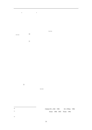 也不在于“进入市场的时机”。尽管某些时候上述两种因素的确存在，但在更为
一般的情形下，它们并不重要。只有在企业把创新与效用、价格和成本进行有机
结合的时候，价值创新才可能发生。如果企业不能使创新围绕价值进行，则作为
技术创新者和市场推广者的企业往往生出了蛋，却被其他企业孵化。
       价值创新是开创蓝海、突破竞争的战略思考和战略执行的新途径。重要的
是，价值创新对竞争性战略的一项基本教条——价值与成本恰如鱼和熊掌不可兼
得——提出了挑战20。在传统认识中，人们普遍认为，企业要么以高成本向客户
提供高价值，要么以低成本提供相应的价值。在此，所谓战略就是在差异化和低
成本之间进行抉择21。相反，蓝海的探索者们却同时追求差异化和低成本。
       现在让我们回到太阳马戏团的个案中。在其所创造的娱乐新模式中，该马
戏团实现了差异化和低成本的兼得。在它初次登场的时期，其他马戏团都忙着在
已经逐步萎缩的市场中互相竞争，仍然是传统马戏表演的形式，却想尽量战胜竞
争对手。它们的做法没有跳出传统马戏的圈子，只是在保留尽可能多的名丑角和
驯兽师下功夫，属于提高马戏团成本的市场战略。其结果是成本的提高并没有带
来收益的提高，对马戏表演的总需求仍处在螺旋式的下降通道。
       当太阳马戏团出现的时候，传统战略手段开始失效。无论在传统马戏表演
上，还是在古典剧院产品上，太阳马戏团都没有将注意力集中到竞争上。与传统
赶超式竞争战略逻辑不同，它并没有针对现存问题给出更好的解决方案，比如创
造更多的滑稽或扣人心弦的效果，而是同时向观众提供两种产品：把马戏的滑稽
与惊险，以及舞台剧的技术合成及富于艺术感染力结合起来；因此，它重新定义
了问题本身22。通过打破马戏表演和舞台剧之间的界限，太阳马戏团不仅赢得了
马戏观众，也赢得了非马戏观众——那些光顾剧院的成年观众。
       这就创造了一个全新的马戏概念，打破了价值－成本不可兼得的关系，开
辟了作为新市场空间的蓝海领域。现在我们思考一下其中的差别。当其他马戏团
仍专注于提供动物表演、雇佣明星演员、采用复合式舞台、场内特许销售的时候，
太阳马戏团对这些做法完全弃之不用。长期以来，上述做法在传统马戏行业得到

20
     关于挑战这一教条的以往研究成果，参见，例如 Charles W. L. Hill（1988）以及 R. E. White（1986）。
21
     关于在差异化和低成本之间选择的必要性的讨论，参见 Porter（1980，1985）。Porter（1996）运用生产
率可能性边界曲线以描述价值和成本不可兼得的关系。
22
     我们的研究揭示了价值创新是对问题本身的重新定义；而不再是针对已经存在问题去寻求解决方案。


                                     14
 
