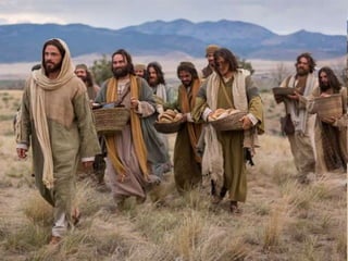 - Jesus passou pelos caminhos da Palestina
"fazendo o bem" e anunciando um mundo novo
de vida, de liberdade, de paz e de amor para todos.
- Ensinou que Deus era amor
e que não excluía ninguém, nem os pecadores.
 