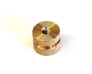 No Brasil não temos esse conector, é preciso
fabricar em tornearia conforme as medidas abaixo:
1/2"
1/2"
Rosca de acordo
com os parafusos
que irá utilizar.
 