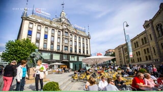 C I T Y A S A R O L E M O D E L
 