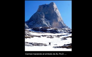 Carmen haciendo el  símbolo  de AL FILO .... 