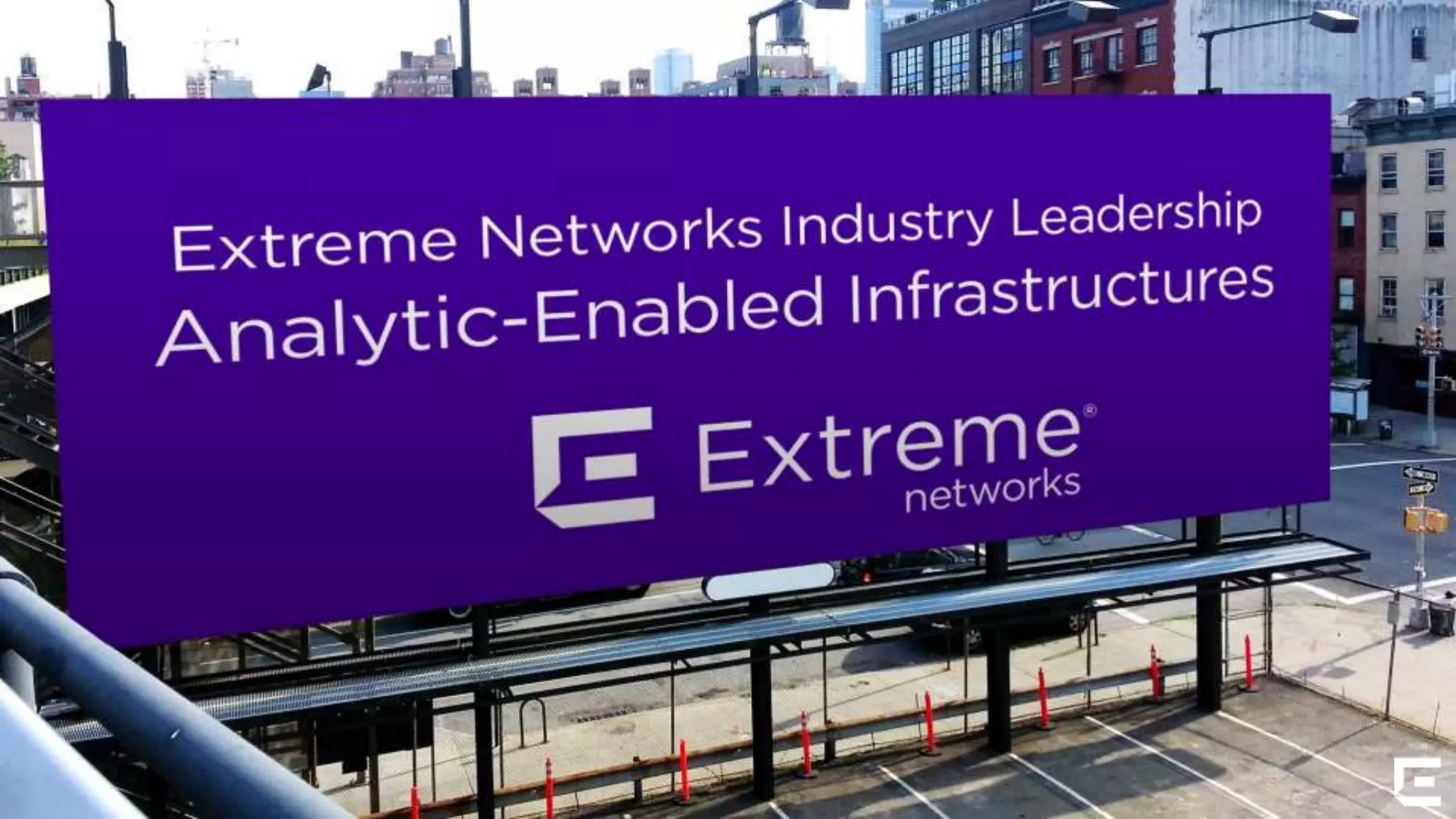 Extreme Networks Industry Leadership 
Analytic-Enabled Infrastructures 
©2014 Extreme Networks, Inc. All rights reserved. 
 