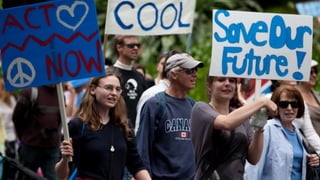 billeder af fede mennesker , folk der ryger , bruger for mange penge

 