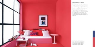 PARA QUEBRAR AS REGRAS
Verdadeiro tabu quando o assunto é
cor dos quartos, o vermelho questiona
os padrões e mostra que a diversidade
é bem-vinda. O Vermelho Escarlate
predominante, com pitadas de
Framboesa e Rubi, expressa modos
afirmativos de ser e de viver, bastante
em voga atualmente. Atitudes sem
ambiguidade (como este ambiente)
mostram que o certo é a verdade de
cada um.
Mesinha lateral aramada branca:
Archi | Almofadas de tricô vermelhas:
Codex Home | Almofadas de tricô
cru: Collectania | Pôster: Loja Teo |
Vaso e objetos antigos: Loja Teo
 