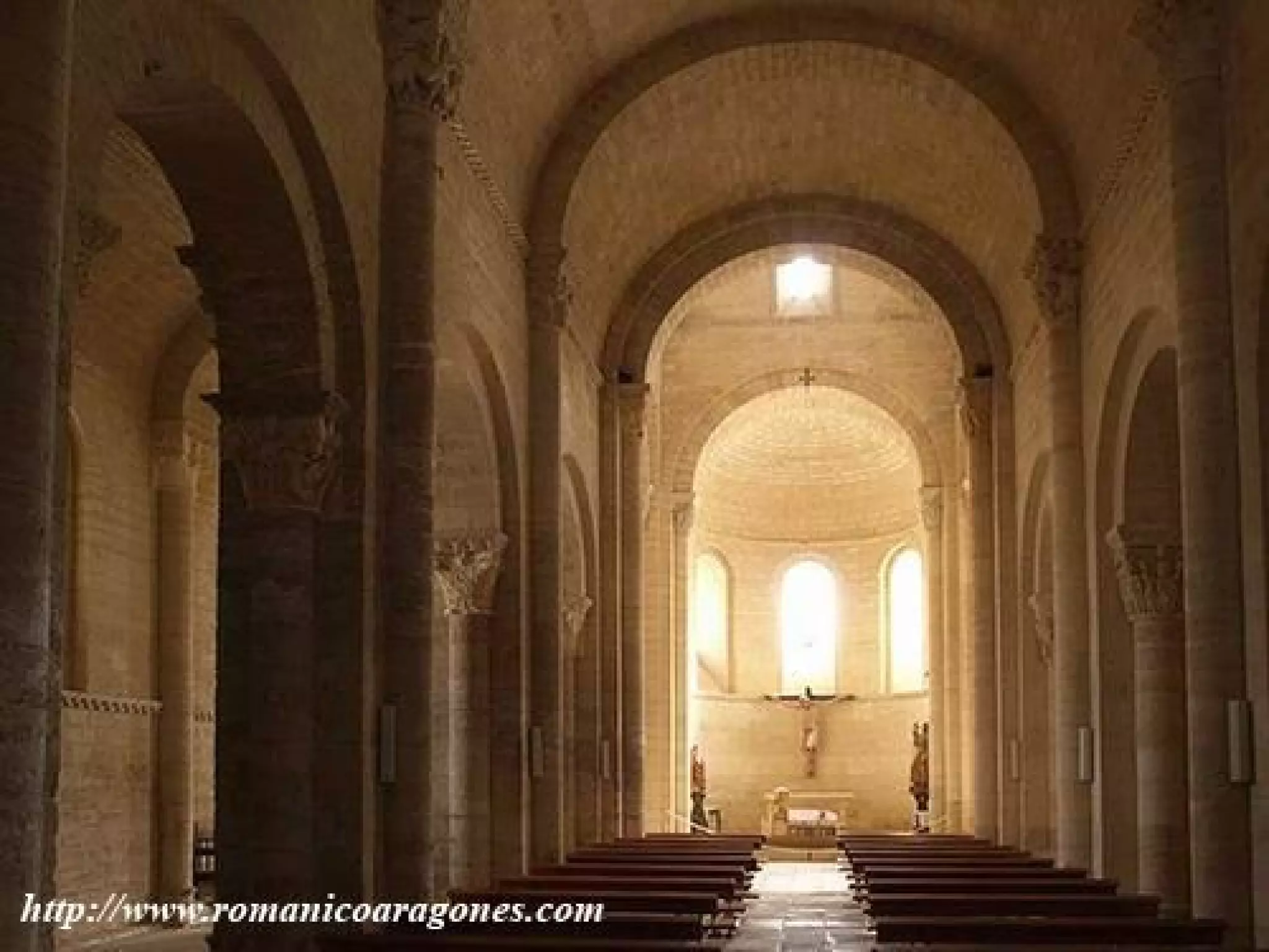 DEPARTAMENTO DE CIENCIAS SOCIALES – HISTORIA DEL ARTE 
Copyright Colegio Escolapias Gandia info@escolapiasgandia.es www.escolapiasgandia.es 
54 
Tipos de decoración: 
LACERÍA (geométrica) 
 