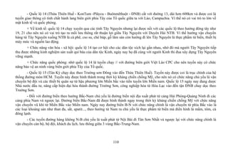 - Quốc lộ 14 (Thừa Thiên Huế - KonTum -Plâycu - Buônmêthuột - ĐNB) cắt với đường 13, dài hơn 600km và được coi là
tuyến giao thông có tính chất hành lang biên giới phía Tây của Tổ quốc giữa ta với Lào, Campuchia. Vì thế nó có vai trò to lớn về
mặt kinh tế và quốc phòng.
+ Về kinh tế: quốc lộ 14 chạy xuyên qua các tỉnh Tây Nguyên nhưng lại được nối với các quốc lộ theo hướng đông tây như
19, 21 cho nên nó có vai trò tạo ra mối lưu thông rất thuận lợi giữa Tây Nguyên với Duyên Hải NTB. Vì thế hướng vận chuyển
hàng từ Tây Nguyên xuống NTB là cà phê, cso su, chè búp, gỗ lâm sản còn hướng đi lên Tây Nguyên là thực phẩm từ biển, thiết bị
máy móc và nguồn lao động.
+ Chức năng văn hóa - xã hội: quốc lộ 14 tạo cơ hội cho các dân tộc xích lại gần nhau, nhờ đó mà người Tây Nguyên tiếp
thu được những kinh nghiệm sản xuất quí báu của dân tộc Kinh, ngày nay họ đã cùng với người Kinh thi đua xây dựng Tây Nguyên
vững mạnh.
+ Chức năng quốc phòng: nhờ quốc lộ 14 là tuyến chạy // với đường biên giới Việt Lào CPC cho nên tuyến này có chức
năng bảo vệ an ninh vùng biên giới phía Tây của Tổ quốc.
- Quốc lộ 15 (Tân Kỳ chạy dọc theo Trường sơn Đông vào đến Thừa Thiên Huế). Tuyến này được coi là trục chính của hệ
thống đường mòn HCM. Tuyến này được hình thành trong thời kỳ kháng chiến chống Mỹ, cho nên nó có chức năng chủ yếu là vận
chuyển bộ đội và các thiết bị quân sự từ hậu phương lớn Miền bắc vào tiền tuyến lớn Miền nam. Quốc lộ 15 ngày nay đang dược
Nhà nước đầu tư, nâng cấp hiện đại hóa thành đường Trường Sơn, công nghiệp hóa từ Hòa Lạc vào đến tận ĐNB chay dọc theo
Trường Sơn.
- Đối với đường biển theo hướng Bắc-Nam chủ yếu là đường biển nội địa xuất phát từ cảng Hải Phòng-Quảng Ninh đi các
cảng phía Nam và ngược lại. Đường biển Bắc-Nam đã được hình thành ngay trong thời kỳ kháng chiến chống Mỹ với chức năng
vận chuyển vũ khí từ Miền Bắc vào Miền nam. Ngày nay đường biển B-N với chức năng chính là vận chuyển từ phía Bắc vào là
các loại khoáng sản như than đa, sắt, apatit..., theo hướng từ Nam ra chủ yếu là thực phẩm từ biển mà điển hình là mắm, tôm, cá
đông lạnh.
- Các tuyến đường hàng không N-B chủ yếu là xuất phát từ Nội Bài đi Tân Sơn Nhất và ngược lại với chức năng chính là
vận chuyển cán bộ, bộ đội, khách du lịch, lưu thông giữa 3 vùng Bắc-Trung-Nam.
110
 