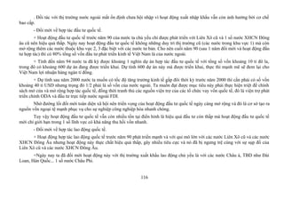 . Đối tác với thị trường nước ngoài mất ổn định chưa hội nhập vì hoạt động xuất nhập khẩu vẫn còn ảnh hưởng bởi cơ chế
bao cấp.
- Đổi mới về hợp tác đầu tư quốc tế.
+ Hoạt động đầu tư quốc tế trước năm 90 của nước ta chủ yếu chỉ được phát triển với Liên Xô cũ và 1 số nước XHCN Đông
âu cũ nên hiệu quả thấp. Ngày nay hoạt động đầu tư quốc tế không những duy trì thị trường cũ (các nước trong khu vực 1) mà còn
mở rộng thêm các nước thuộc khu vực 2, 3 đặc biệt với các nước tư bản. Cho nên cuối năm 90 (sau 1 năm đổi mới và hoạt động đầu
tư hợp tác) thì có 80% tổng số vốn đầu tư phát triển kinh tế Việt Nam là của nước ngoài.
+ Tính đến năm 94 nước ta đã ký được khoảng 1 nghìn dự án hợp tác đầu tư quốc tế với tổng số vốn khoảng 10 tỉ đô la,
trong đó có khoảng 600 dự án đang được triển khai. Dự tính 600 dự án này mà được triển khai, thực thi mạnh mẽ sẽ đem lại cho
Việt Nam lợi nhuận hàng ngàn tỉ đồng.
+ Dự tính sau năm 2000 nước ta muốn có tốc độ tăng trưởng kinh tế gấp đôi thời kỳ trước năm 2000 thì cần phải có số vốn
khoảng 40 tỉ USD nhưng trọng đó 1/2 phải là số vốn của nước ngoài. Ta muốn đạt được mục tiêu này phải thực hiện triệt để chính
sách mở cửa và mở rộng hợp tác quốc tế, đồng thời tranh thủ các nguồn viện trợ của các tổ chức vay vốn quốc tế, đó là viện trợ phát
triển chính ODA và đầu tư trực tiếp nước ngoài FDI.
Nhờ đường lối đổi mới toàn diện xã hội nên triển vọng của hoạt động đầu tư quốc tế ngày càng mở rộng và đó là cơ sở tạo ra
nguồn vốn ngoại tệ mạnh phục vụ cho sự nghiệp công nghiệp hóa nhanh chóng.
Tuy vậy hoạt động đầu tư quốc tế vẫn còn nhiều tồn tại điển hình là hiệu quả đầu tư còn thấp mà hoạt động đầu tư quốc tế
mới chỉ giới hạn trong 1 số lĩnh vực có khả năng thu hồi vốn nhanh.
- Đổi mới về hợp tác lao động quốc tế.
+ Hoạt động hợp tác lao động quốc tế trước năm 90 phát triển mạnh và với qui mô lớn với các nước Liên Xô cũ và các nước
XHCN Đông Âu nhưng hoạt động này thực chất hiệu quả thấp, gây nhiều tiêu cực và nó đã bị ngưng trệ cùng với sự sụp đổ của
Liên Xô cũ và các nước XHCN Đông Âu.
+Ngày nay ta đã đổi mới hoạt động này với thị trường xuất khẩu lao động chủ yếu là với các nước Châu á, TBD như Đài
Loan, Hàn Quốc... 1 số nước Châu Phi.
116
 