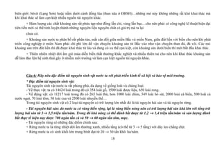 biên giới: bôxit (Lạng Sơn) hoặc nằm dưới cánh đồng lúa (than nâu ở ĐBSH)…những mỏ này không những rất khó khai thác mà
khi khai thác sẽ làm cạn kiệt nhiều nguồn tài nguyên khác.
+ Hàm lượng các chất khoáng sản rất phức tạp như đồng lẫn chì, vàng lẫn bạc…cho nên phải có công nghệ kĩ thuật hiện đại
tiên tiến mới có thể tinh luyện thành những nguyên liệu nguyên chất có giá trị mà ta lại
chưa có.
+ Khoáng sản nước ta phân bố rất phân tán, mất cân đối giữa miền Bắc và miền Nam, giữa đất liền với biển cho nên khi phát
triển công nghiệp ở miền Nam phải chi phí lớn để vận chuyển khoáng sản từ Bắc vào như vận chuyển than đá, đá vôi. Các mỏ
khoáng sản trên đất liền thì đã được khai thác từ lâu và đang có xu thế cạn kiệt, còn khoáng sản dưới biển thì mới bắt đầu khai thác.
+ Thiên nhiên nhiệt đới ẩm gió mùa diễn biến thất thường khắc nghiệt và nhiều thiên tai cho nên khi khai thác khoáng sản
dễ làm đảo lộn hệ sinh thái gây ô nhiễm môi trường và làm cạn kiệt nguồn tài nguyên khác.
Câu 6: Hãy nêu đặc điểm tài nguyên sinh vật nước ta với phát triển kinh tế xã hội và bảo vệ môi trường.
* Đặc điểm tài nguyên sinh vật:
Tài nguyên sinh vật nước ta rất phong phú, đa dạng về giống loài và chủng loại:
- Về thực vật: ta có 14624 loài trong đó có 354 loài gỗ, 1500 loài dược liệu, 650 loài rong.
- Về động vật: có 11217 loài trong đó có 265 loài thú, hơn 1000 loài chim, 349 loài bò sát, 2000 loài cá biển, 500 loài cá
nước ngọt, 70 loài tôm, 50 loài cua và 2500 loài nhuyễn thể…
Trong tài nguyên sinh vật có 2 loại tài nguyên có trữ lượng lớn nhất đó là tài nguyên hải sản và tài nguyên rừng.
- Tài nguyên hải sản: do nước ta có vùng biển rộng, lại là vùng biển nóng nên có trữ lượng hải sản khá lớn với tổng trữ
lượng hải sản từ 3→ 3,5 triệu tấn/năm. Trong đó khả năng có thể đánh bắt được từ 1,2 → 1,4 triệu tấn/năm và sản lượng đánh
bắt thực tế hiện nay được 700 ngàn tấn cá và 50 → 60 ngàn tấn tôm, mực.
- Tài nguyên rừng có những đặc điểm chính sau:
+ Rừng nước ta là rừng nhiệt đới ẩm thường xanh, nhiều tầng (có thể từ 3 → 5 tầng) với dây leo chằng chịt.
+ Rừng nước ta có sinh khối lớn trung bình đạt từ 20 → 30 tấn khô/ ha/năm.
18
 