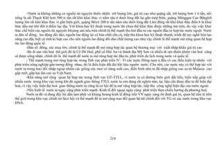 +Nước ta không những có nguồn tài nguyên thiên nhiên trữ lượng lớn, giá trị cao như quặng sắt, trữ lượng hơn 1 tỉ tấn, nổi
tiếng là sắt Thạch Khê hơn 500 tr tấn rất khó khai thác vì nằm sâu ở dưới lòng đất lại gần mép biển, quặng Mănggan Cao Bằngtrữ
lượng lớn rất khó khai thác vì gần biên giới, quặng Bôxit 200 tr tấn nằm sâu dưới lòng đất Lâm đồng rất khó khai thác điều 6 là khai
thác dầu mỏ khí đốt ở thềm lục địa. Với khoa học kỹ thuật trong nước thì chưa thể khai thác được những mỏ trên, do vậy việc khai
thác chế biến các nguồn tài nguyên khoáng sản nêu trên chính là thế mạnh thu hút đầu tư các nguồn đầu tư hợp tác nước ngoài. Nước
ta dân số đông, lao động dồi dào, nguồn lao động lại có bản chất cần cù, tiếp thu khoa học kỹ thuật nhanh, trình độ tay nghề liên tục
nâng cao đặc biệt có tính kỉ luật cao cho nên nguồn lao động dồi dào chất lượng cao như vậy chính là thế mạnh mở rộng quan hệ hợp
tác lao động quốc tế.
-Dân số đông, sức mua lớn, chính là thế mạnh để mở rộng hợp tác quan hệ thương mại với xuất nhập khẩu giá trị cao.
-Ba di sản văn hoá thế giới đó là Cố Đô Huế, phố cổ Hội An và thánh địa Mỹ Sơn và nhiều di sản thiên nhiên văn hoá cũng
sẽ được công nhận, chính đó là thế mạnh để nước ta mở rộng hợp tác đầu tư, phát triển du lịch trong nước và quốc tế.
- Thế mạnh trong mở rộng hợp tác trong lĩnh vực phát triển N2
. Vì các nước Đông nam á đều có các điều kiện tự nhiên với
phát triển nông nghiệp gần tương đồng nhau, đó là điều kiện đất đai khí hậu nguồn nước. Cho nên, các nước này có thể hợp tác với
nước ta trong trao đổi nhập ngoại nhiều các giống cây mơí có năng suất cao, điển hình như ta đã nhập giống cao su từ Malasia cao
gấp rưỡi, gấp hai lần cao su Việt Nam.
-Khả năng mở rộng quan hệ hợp tác trong lĩnh vực GT-TTLL, vì nước ta có đường biên giới đất liền, biển tiếp giáp với
nhiều nước trong khu vực trong khi đó ngành giao thông TTLL nước ta còn đang rất nghèo nàn, lạc hậu cần được đầu tư để hiện đại
hoá, vì vậy việc hiện đại hoá giao thông nước ta cũng là cơ hội để ta mở rộng hợp tác, tiếp thu công nghệ hiện đại của nước ngoài.
-Nền kinh tế nước ta ngày càng phát triển mạnh. Kinh tế đối ngoại ngày càng phát triển theo chiều hướng đa phương hoá.
Nước ta đã và đang đẩy lùi dần lạm phát và khủng hoảng kinh tế đồng tiền VN ngày càng ổn định giá trị, quan hệ tiền tệ trên
thế giới trong khu vực chính nó làcơ hội và thế mạnh để ta mở rộng trao đổi quan hệ tàI chính đối với TG và các nước trong khu vực
ĐNA.
219
 