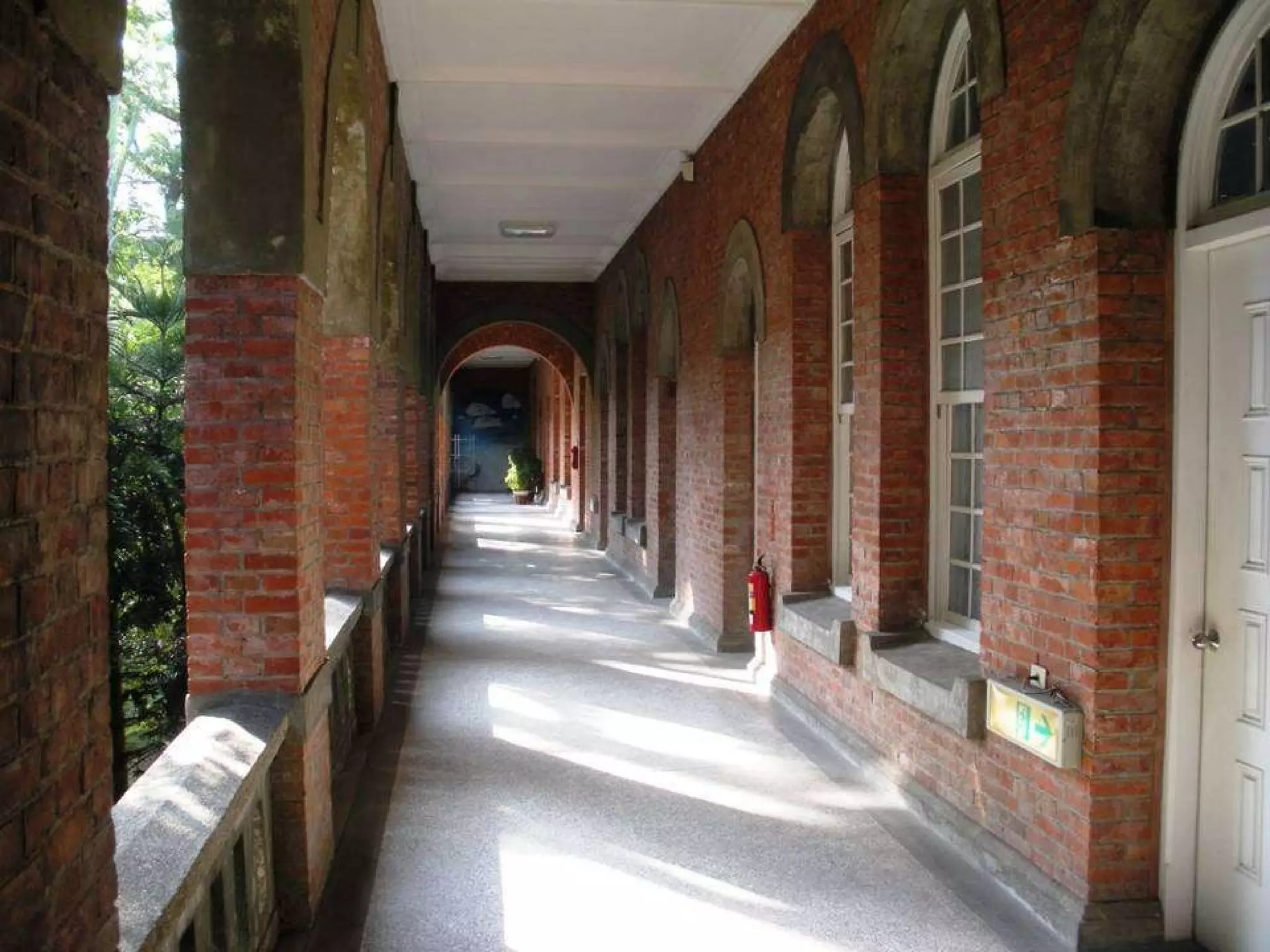 Taipei Municipal Jian Guo High School (台北市立 建國中學) | PPS