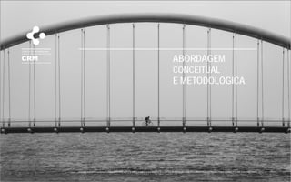MACRO
AMBIENTE
TAKING
A utilização estratégica da informação pode
viabilizar novas oportunidades de negócio e
melhorar a oferta de produtos para o
Mercado e Clientes da empresa . Para criar
esta vantagem competitiva, a empresa
deve aprimorar sua inteligência interna e
tornar as informações resultantes
disponíveis para todos os profissionais
envolvidos no processo decisório.
Uma fonte centralizada de informações
sobre Mercado e Clientes, contatos e
produtos possibilita a redução do custo das
atividades através da eliminação de
redundâncias e retrabalhos, direcionamento
de campanhas e eventos, e alocação de
recursos e esforços com mais eficiência em
geral.
CONCEITO E METODOLOGIA
Na maioria das empresas, a inteligência
necessária para suportar o
desenvolvimento de novos negócios, fluxos
de processos, comunicações e atividades
de marketing estão espalhados por toda a
organização, reduzindo as possibilidades
de utilização.
Estas informações podem estar somente na
mente de certos profissionais, em bases de
dados isoladas ou em gestores de contato
com clientes diversos. A eliminação destes
problemas só se dá através do
desenvolvimento de uma cultura de
Inteligência de Relacionamento com o
Cliente, na qual a informação é o pilar de
todas as iniciativas.
27
 