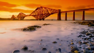 (C)opyright Dave Farley 2017
All Engineering is not the same!
 