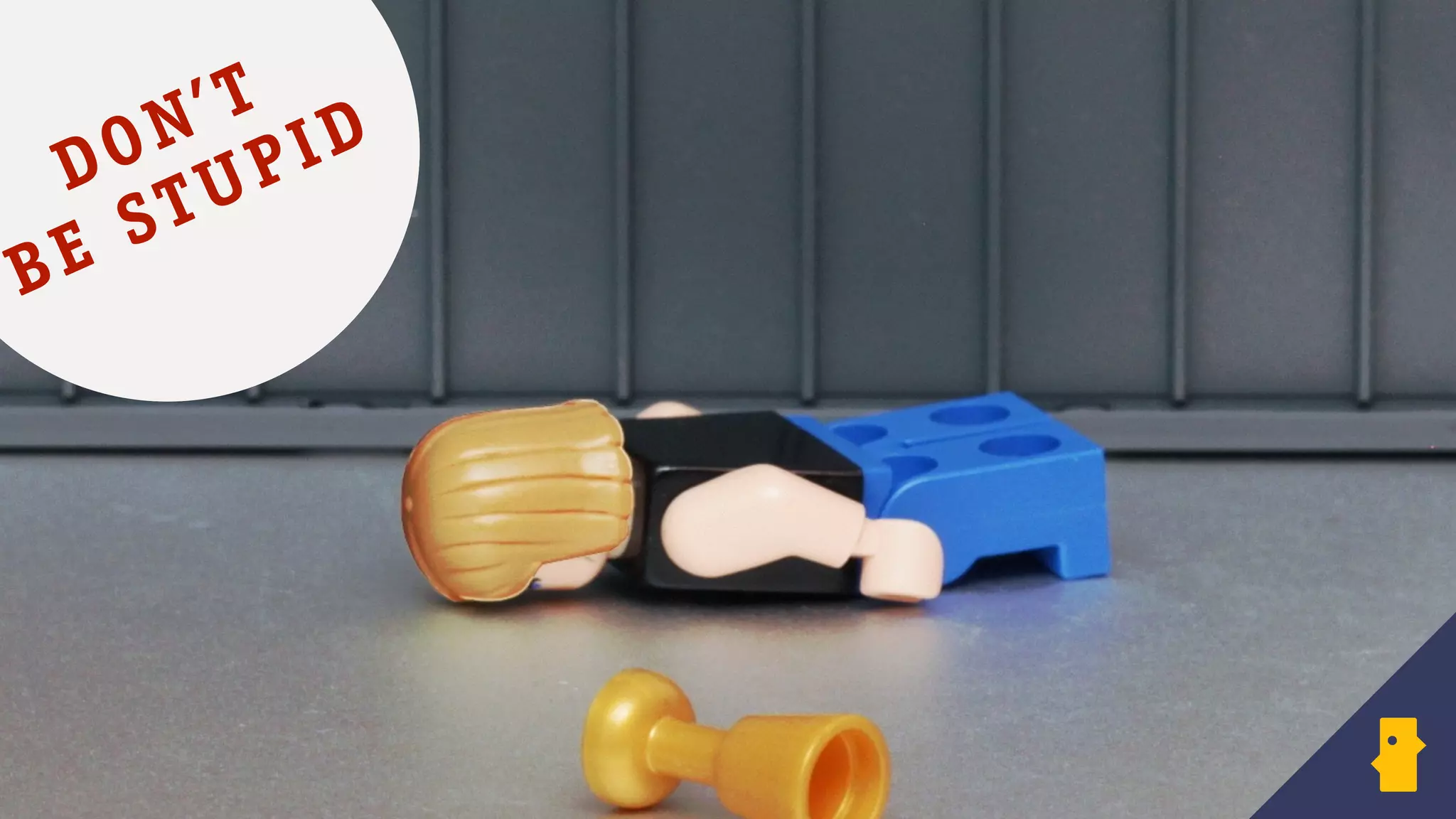 logo facebook
DON’T
BE STUPID
 