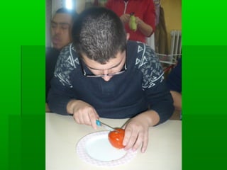 Taller de cocina: preparar una ensalada para comer