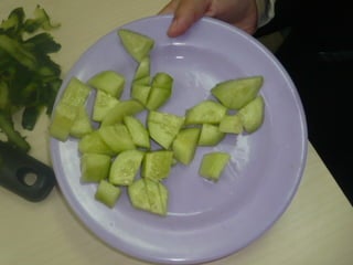 Taller de cocina: preparar una ensalada para comer