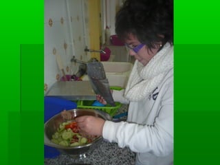 Taller de cocina: preparar una ensalada para comer