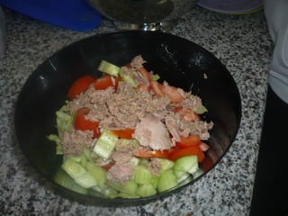 Taller de cocina: preparar una ensalada para comer
