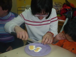 Taller de cocina: preparar una ensalada para comer